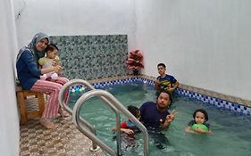 Waldan Homestay Pantai Seberang Takir Unit A